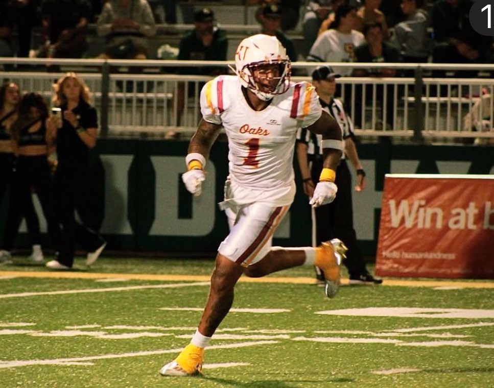 oaksfb's tweet image. We are thrilled that @Riep_Amir has made the roster of the XFL‘s Memphis Showboats. Making a historic first for Lincoln University!