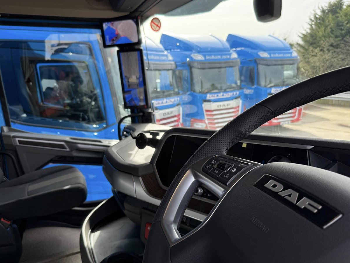 lenhamstorageco's tweet photo. It’s new truck time 💙❤️

Six brand new DAF XF 530 tractor units ready to hit the road next week. @DAFTrucksUK 

Supplied by @CVMETruckRental these are a welcome addition to our fleet.

#daftrucks #lenham https://t.co/LyOvGPZDtu