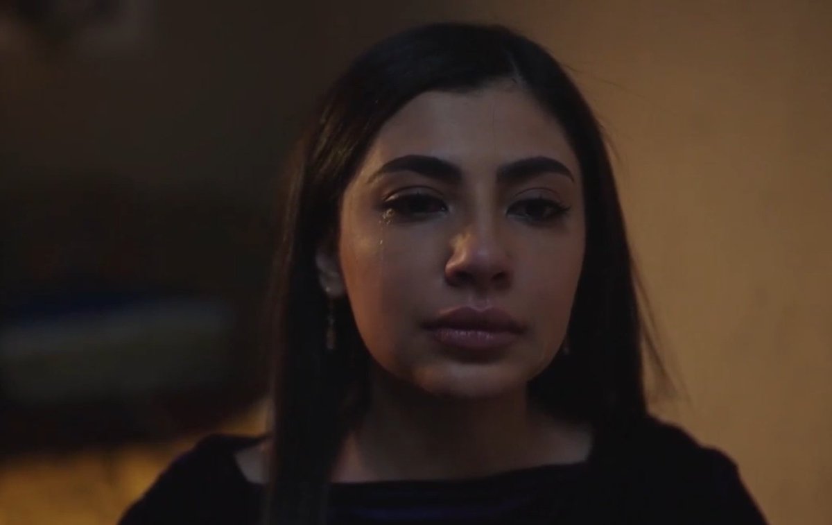 عواطف رضيتِ بالهم والهم ما رضى فيك 
أكثر انسانه عانت في القصة وحتى وهي تتأذى مطلوب منها تسكت وتوافق ....
متى ينتهي عذابها 💔
#شارع_الأعشى