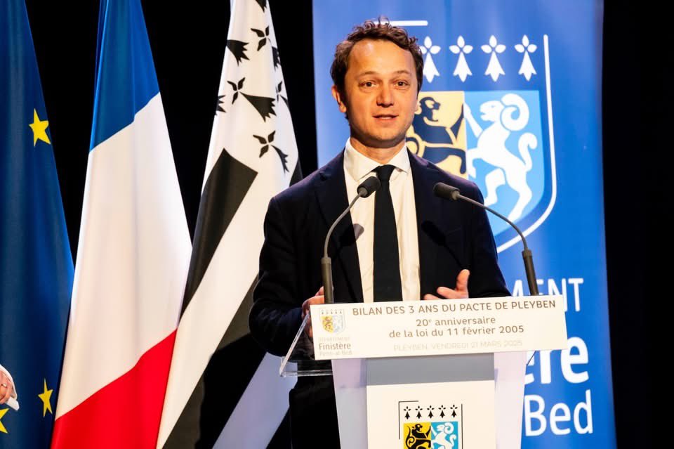 MaeldeCalan's tweet photo. 3e bilan de notre grand plan handicap, en présence de Claude Chirac, de la ministre des affaires sociales @CaVautrin et de près de 600 personnes ! https://t.co/16upS8HOPr
