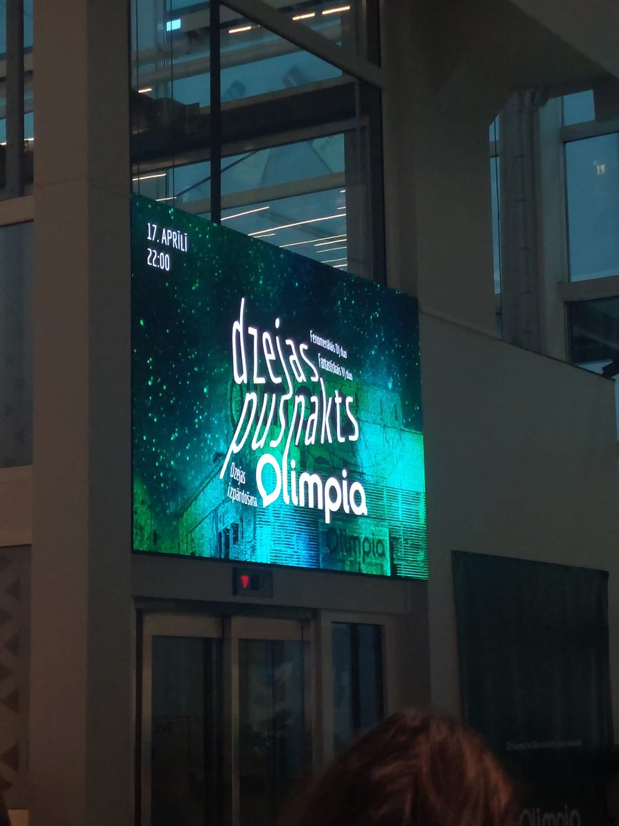 šodien biju ienācis olimpia pec savas rimi bulciņas. 🤭 ieraudzīju šādu pasākuma reklāmu. jūs tiešām sakāt, ka iepirkšanās centros tagad notiek dj seti??? es esmu šokā!!! 😮 laikam būs jāatnāk 17. aprīlī apskatīties 🤔