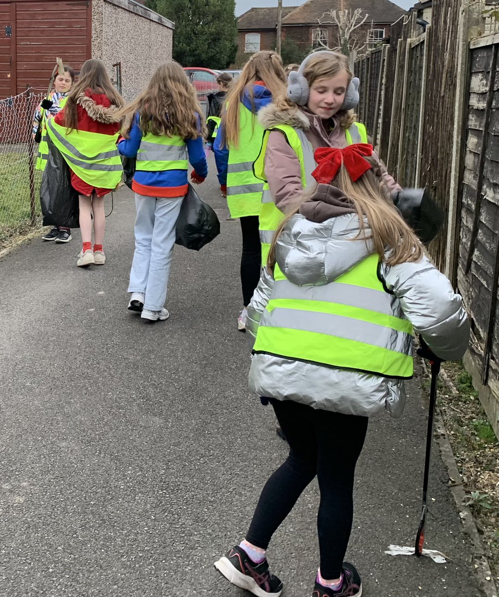 3rd Burgess Hill Brownies tweet media