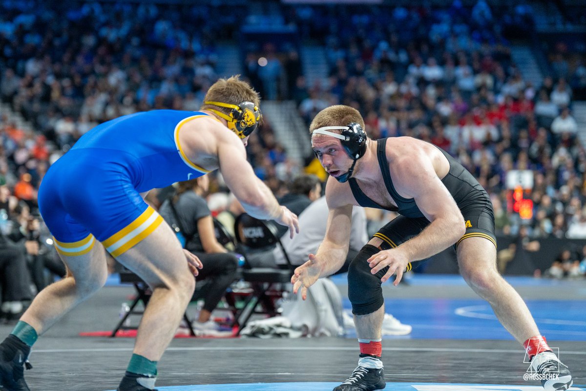 rossbchek's tweet image. Someone put their work boots on today