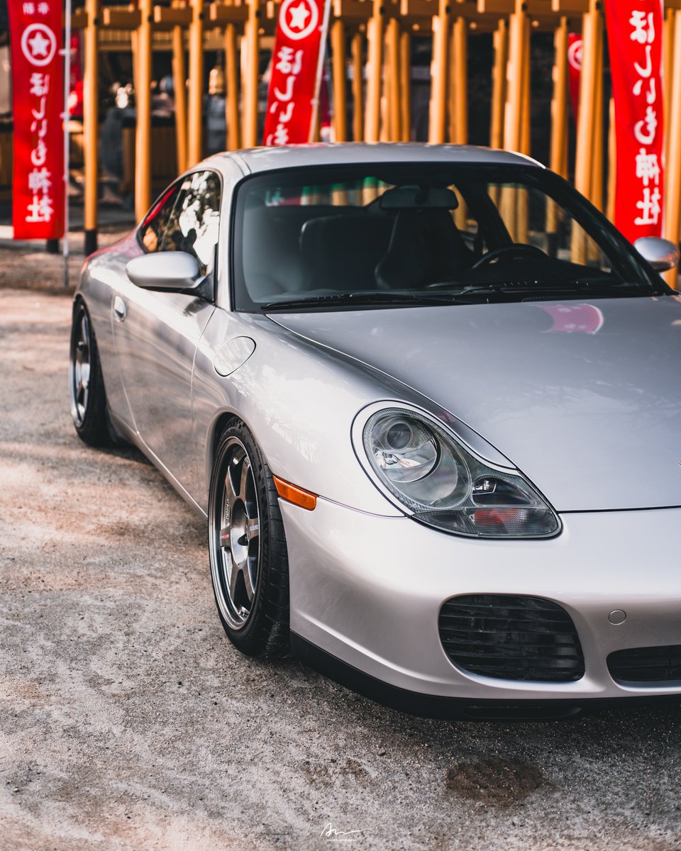 New Style

996がCleanになって帰ってきました🍳🍳

・外装鈑金塗装 “アークティックシルバーメタリック”
・996Turbo純正加工フロントバンパー+C4Sリップ
・ヘッドライト研磨+PPF
・足回り調整
・各所リフレッシュetc…