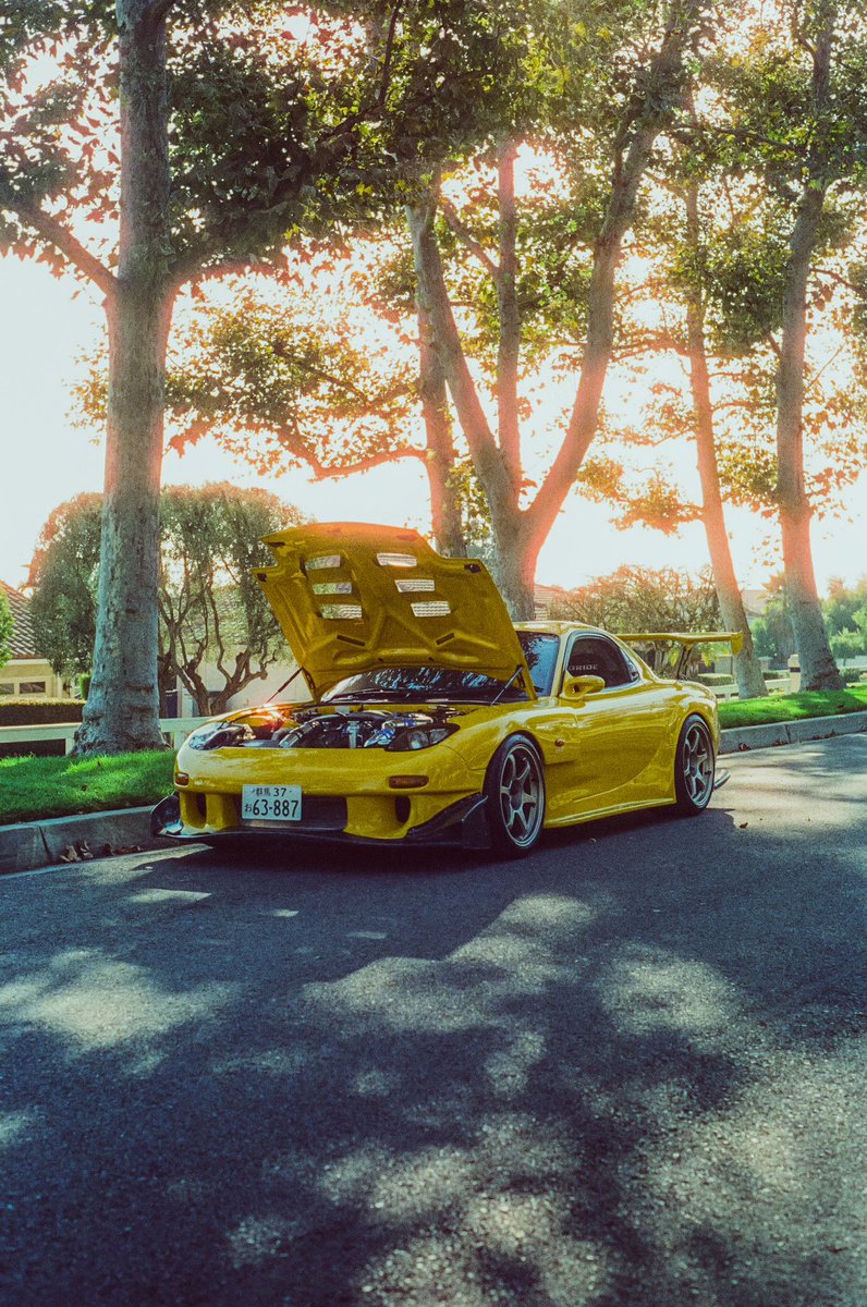 Had the honor of photographing this amazing car..💛

youtu.be/1ve4s63_Hcw?si…

You can watch the process here 💕