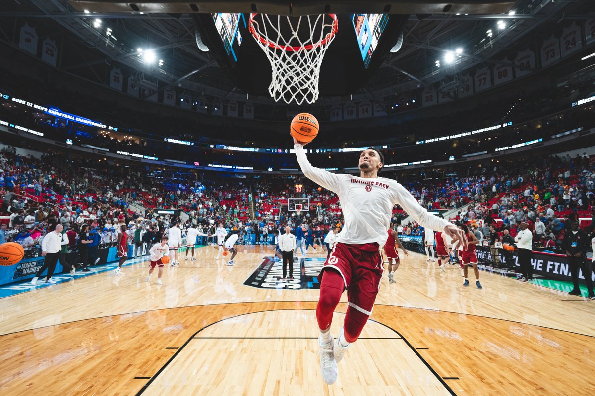 bring 'em out  

🆚 UConn
⏰ 8:32 p.m. CT 
📺 TNT

#BoomerSooner☝️