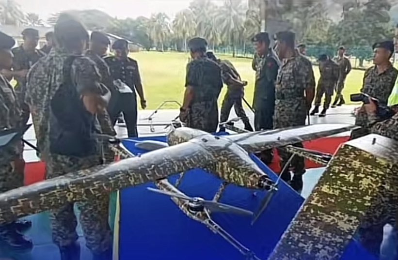 GardaAramis's tweet photo. Digipat-ed UAVs operated or trialed by Malaysian Army

1. SMART TD experimental hybrid UAV
2. DEFTECH SR-10 hand launched UAV
3. CW-25 hybrid TUAV
4. S-100 Camcopter VTOL UAV https://t.co/Aw863fMQQS