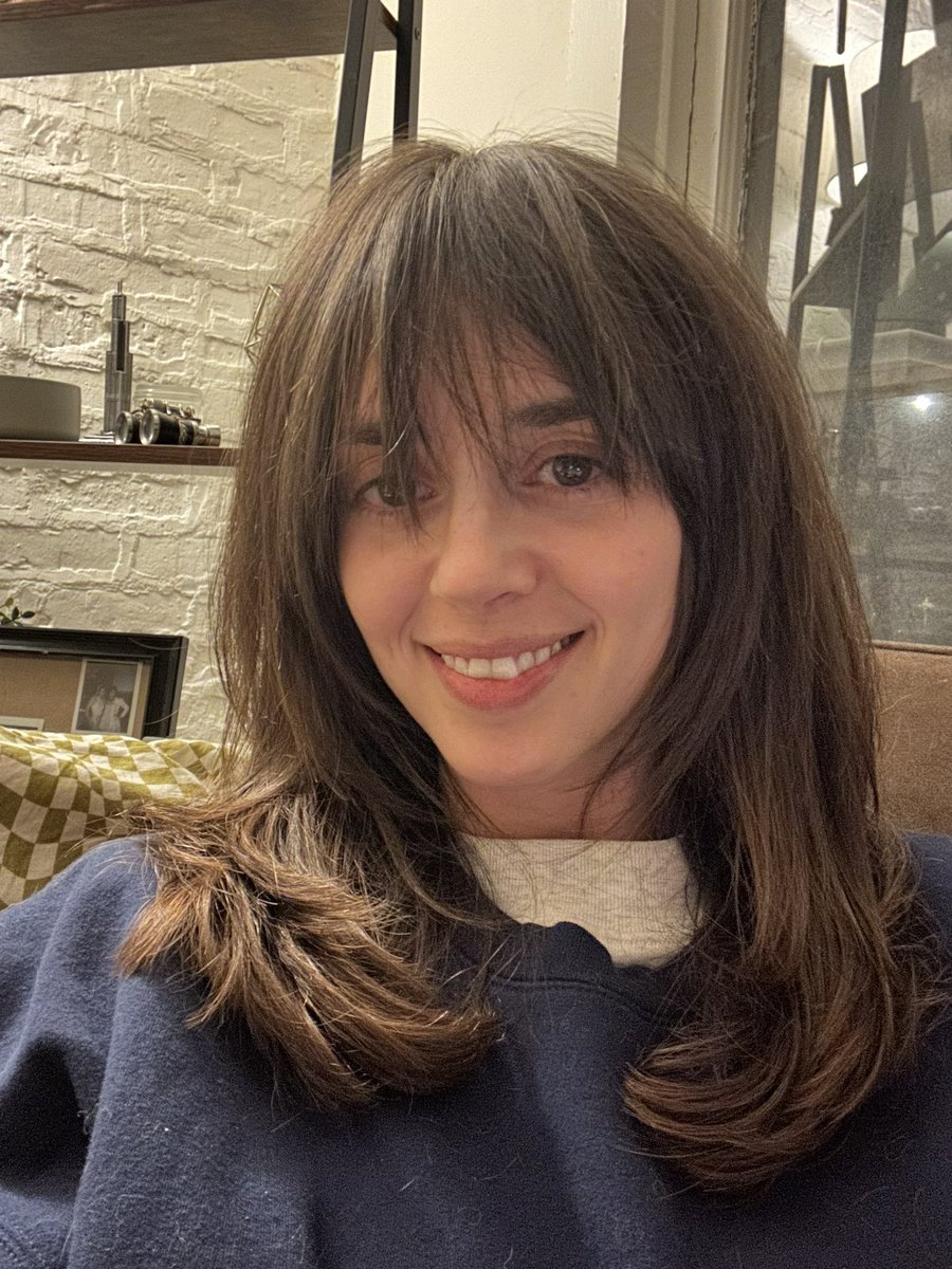 bonesauce94's tweet image. Hair stylist flat ironed my bangs for a mysterious reason never to be known by a girl such as me :)