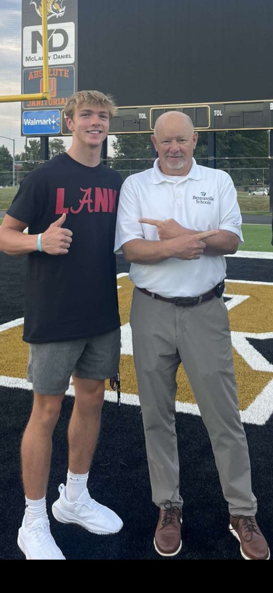 CoachJGrant's tweet photo. We lost a great man in Jack Loyd. He loved the Bentonville Tigers and we could always count on his support. He was a great leader, mentor, and friend. Once a Tiger, always a Tiger. https://t.co/SOAdqFwacj