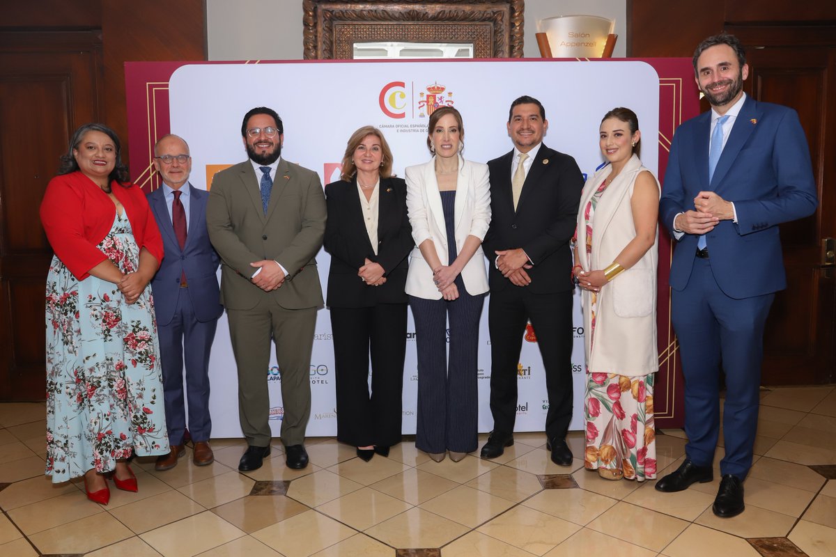 CamespaQuito's tweet photo. 🥂 Una noche para celebrar el esfuerzo, la resiliencia y el crecimiento empresarial.
Con más de 220 invitados, la Cena Anual del Socio 2025 fue un encuentro clave para fortalecer relaciones entre autoridades, líderes empresariales y aliados estratégicos de #Ecuador y #España. https://t.co/icFYtTSo1z