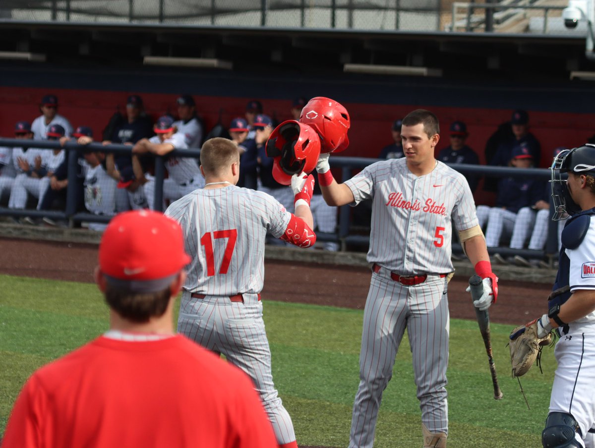 Your turn Bakes

<a href="/BakesBrayden/">Brayden Bakes</a> with his own long ball, this one to right field to extend the lead 

M1 | ILS 3, BEL 0