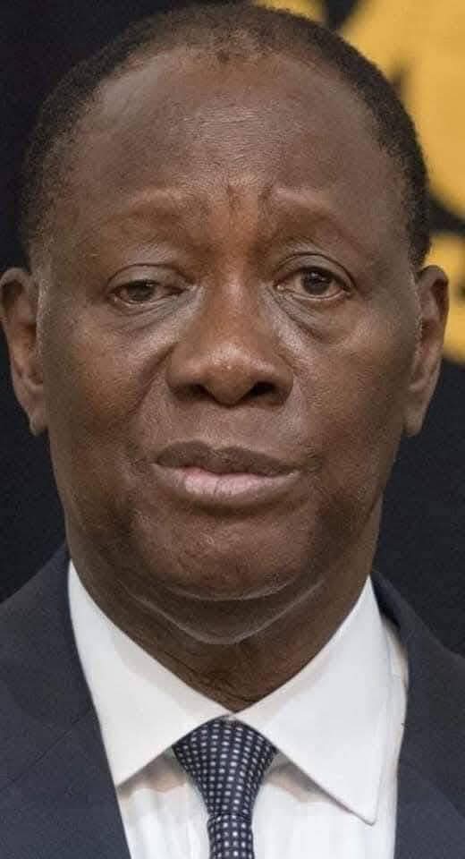 🛑🇨🇮🇲🇫 Urgent.
Allassane Ouattara a demandé à l'Élysée de lui accorder 30 minutes d'interviews sur la chaine France 24 pour défendre sa volonté de briguer un 4ème mandat. 
Emmanuel Macron lui a opposé une fin de non-recevoir directe.