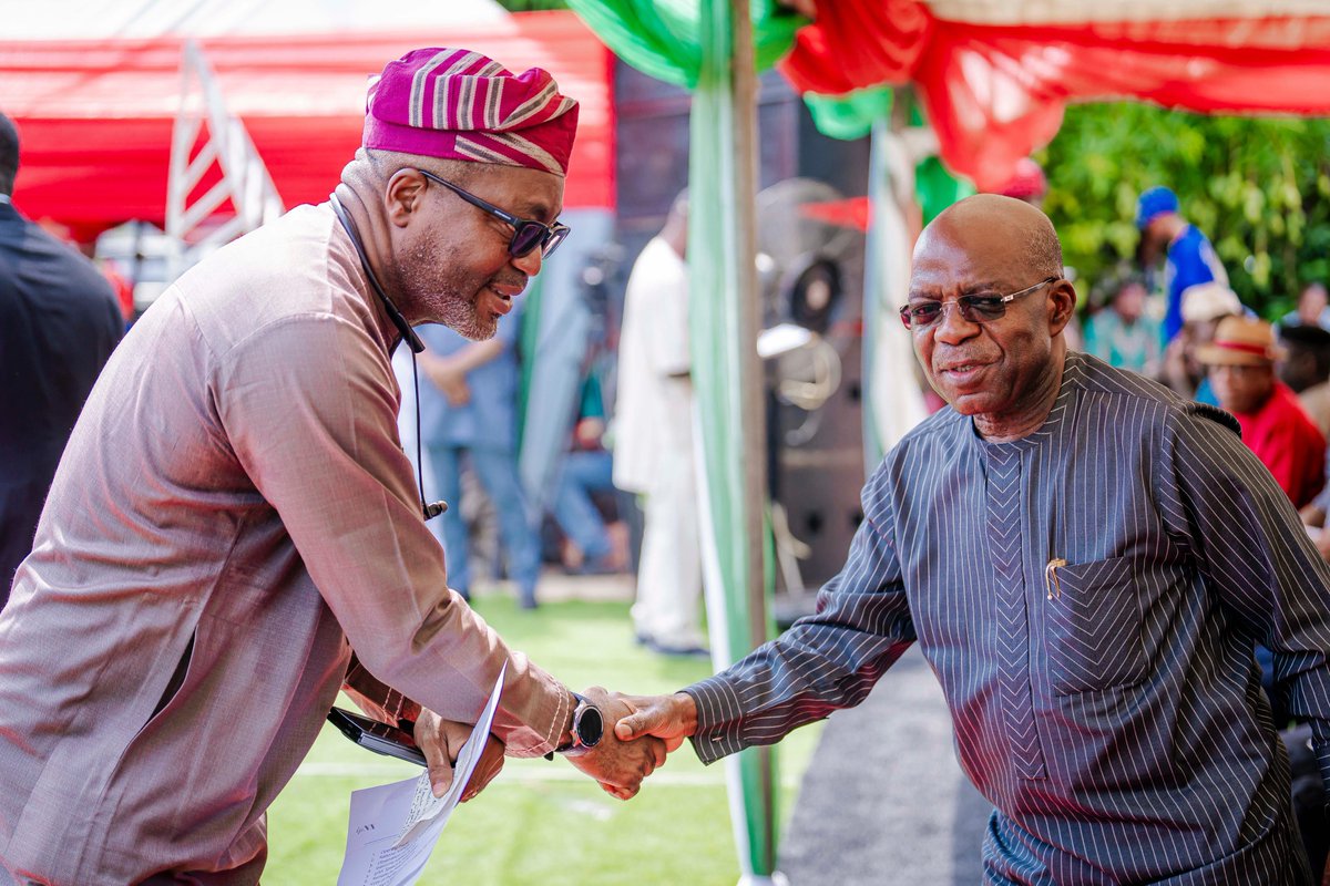 alexottiofr's tweet photo. Today marks a transformative milestone for Abia State as we officially flag off the Umuahia Dedicated Internet Access/Wide Area Network (WAN) Project at the Nnamdi Azikiwe Secretariat Complex, Umuahia. The project launches us into a new era where technology drives the root-and-branch transformation of the civil service and beyond.

The project is powered by ipNX, a leading Information and Communications Technology (ICT) company in Nigeria. The first phase of the project introduces high-performance digital tools, fibre-optic cables, and critical IT infrastructure across MDAs to promote seamless communication, high-speed data exchange, and result-oriented governance. Through this initiative, we are empowering civil servants with the tools and skills to deliver faster, more efficient services to Ndi Abia.

Our vision is to unlock opportunities for enterprise growth by connecting the broader Abia economy to the digital space. From enabling artisans and entrepreneurs to trade on virtual platforms to preparing our civil service for round-the-clock operations, the project reflects our commitment to building a New Abia powered by innovation, inclusivity, and progress.

We are also investing in capacity-building programmes to upskill our workforce for the challenges of a digitally driven future. As we expand the network across the state, we envision a future where urban and rural communities alike share in the dividends of digital inclusion.

We extend our gratitude to Mr. Gerald Ilukwe, the Chief Information Officer of Abia State and his team, for their relentless efforts and invaluable contributions toward integrating Abia into the global digital ecosystem. This is the beginning of an exciting journey towards sustainable growth, smarter governance, and brighter opportunities for Ndi Abia. The future is bright, and we are laying the foundation for a more connected, and prosperous Abia State.