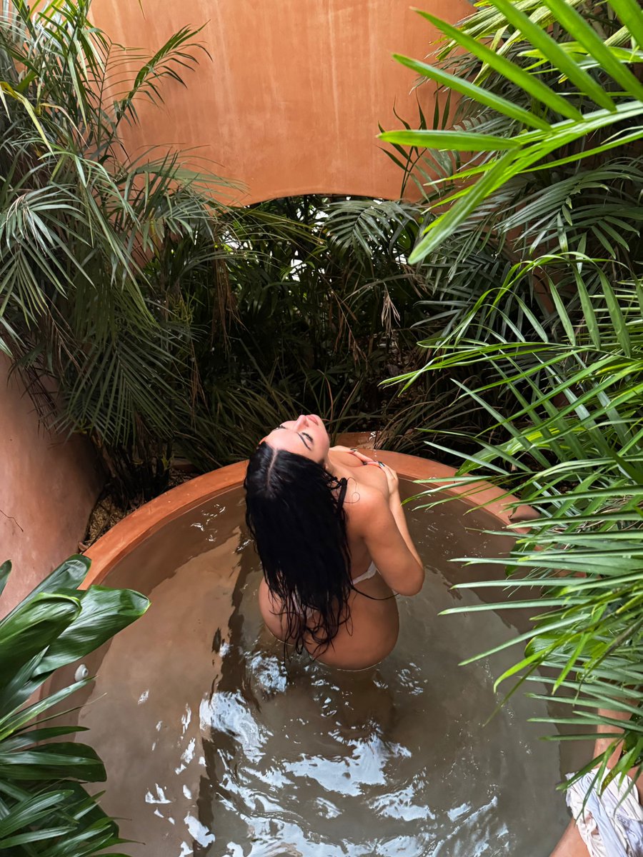 RealMayaDutch's tweet image. The perfect temperature