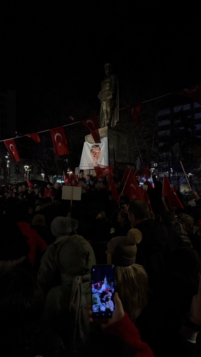 feyzabcgl's tweet photo. Egemenlik kayıtsız şartsız milletindir 🇹🇷 #Trabzon https://t.co/Gz24EKD2rE