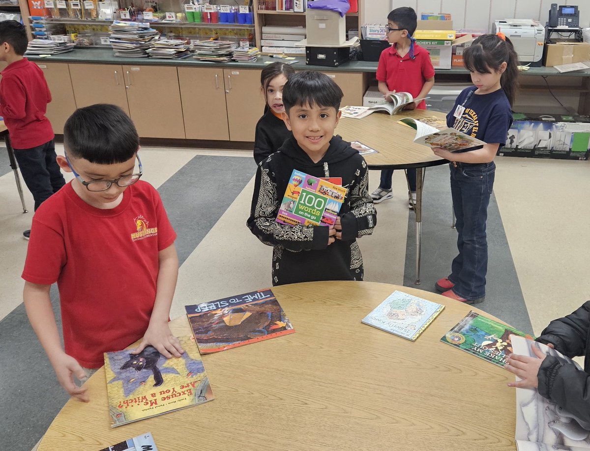 @PasodaleLibrary (@paseslibrary) on Twitter photo To celebrate Read Across America Week, ALL Mustangs got a free book today. Hooray!!!! <a href="/PK8Academics/">YISD PK-8 Academics</a>
<a href="/YISDLibServices/">YISD Library Services</a> <a href="/PASESYISD/">Pasodale Mustangs</a> To celebrate Read Across America Week, ALL Mustangs got a free book today. Hooray!!!! <a href="/PK8Academics/">YISD PK-8 Academics</a>
<a href="/YISDLibServices/">YISD Library Services</a> <a href="/PASESYISD/">Pasodale Mustangs</a>