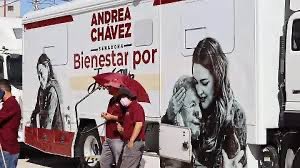 VMOSN's tweet image. La renta de estas unidades médicas cuestan 10 millones de pesos al mes. Andrea dijo que tiene 4. Estamos hablando de 40 millones de pesos al mes y lleva dos años.
960 millones de pesos. La Casa Blanca de la Gaviota costaba 54 millones. También “donativo” de un contratista del…