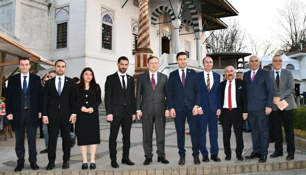 AEminOnenOfis's tweet image. 📍#Almanya

#DİTİB Şehitlik Camiinde #UID Berlin STK iftar programında Vatandaşlarımızla bir araya geldik..

@fturan1461
@RAinZuhalAksoy
@AKPartyBerlin
@U_I_D