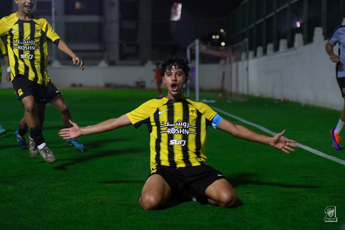 🏆دوري تحت 15 عام
#الاتحاد 2 : 1 الأهلي  
🔚 نهاية اللقاء
فيصل بيومي ⚽️
سلطان بن مهري ⚽️