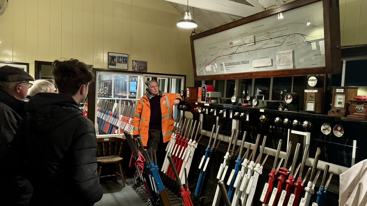 HWDMRS's tweet image. A huge thank you to the Risborough North Signal Box team at the Chinnor & Princes Risborough Railway @ChinnorRailway for enabling our Society visit to the box. An interesting and enjoyable time was had by all.