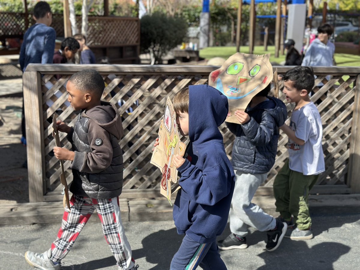 The Lower School yard was fully animated with a full spectrum of imaginative aquatic creatures, as the Maternelle classes celebrated Carnaval with an “Under the Sea” parade Friday morning. #Carnaval #Spring #SeaCreatures