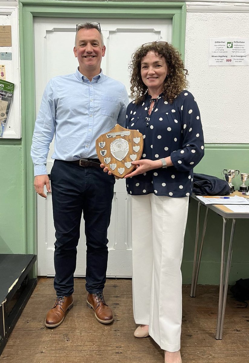 Hyfryd cael cefnogi Eisteddfod Capel Dewi heno. Wedi mwynhau yn fawr. Diolch am y croeso.