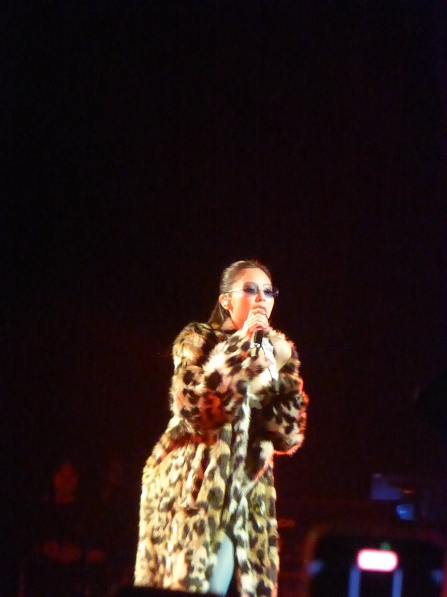 elsy__'s tweet image. JENNIE #RubyExperienceParis