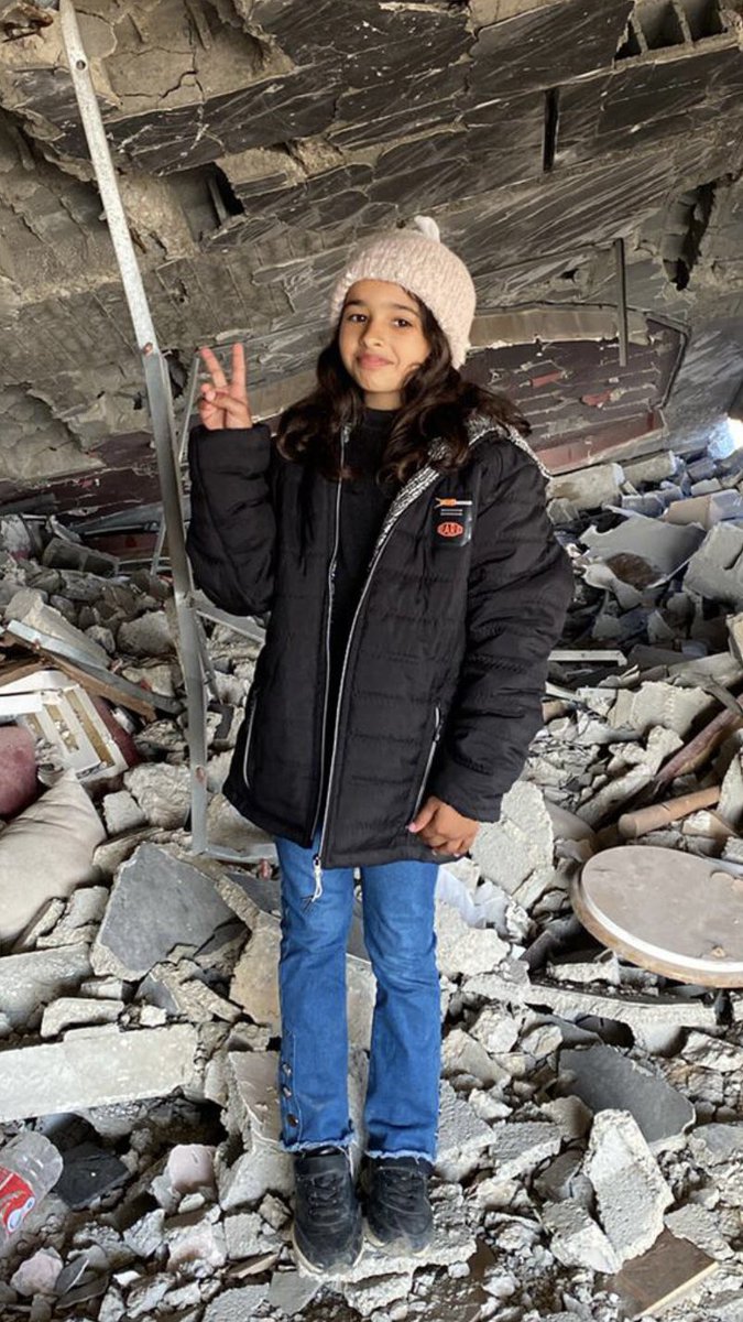mostafaingazza's tweet photo. I’m sick of repeating the same thing to get people to notice my little sister’s suffering.

Just a child, trapped in a nightmare of war, asking when it will end? Her question breaks my heart because I don’t have an answer to

Pls, if u can, RT or donate! 

https://t.co/cxfFi23ifi https://t.co/DmZRTrMBwo