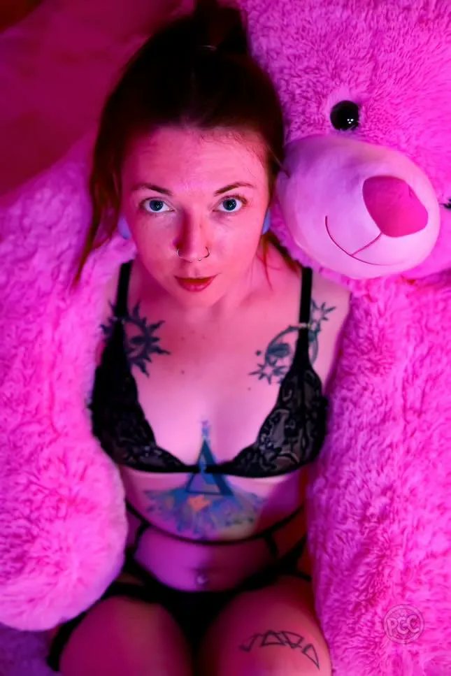 Content from lololye