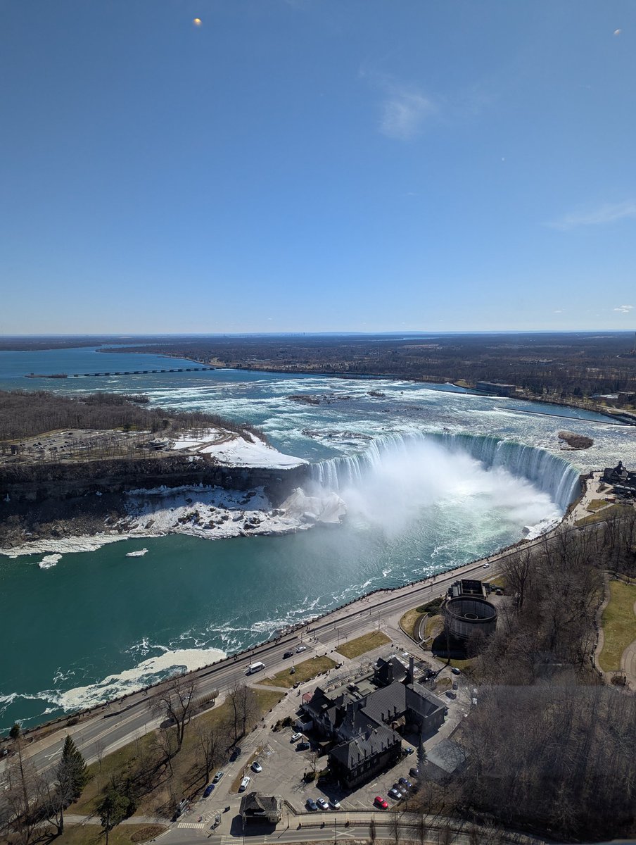 BlueBoostt's tweet image. Got to see the beautiful Niagara falls today. Also got my steps. I've been walking around to everything.