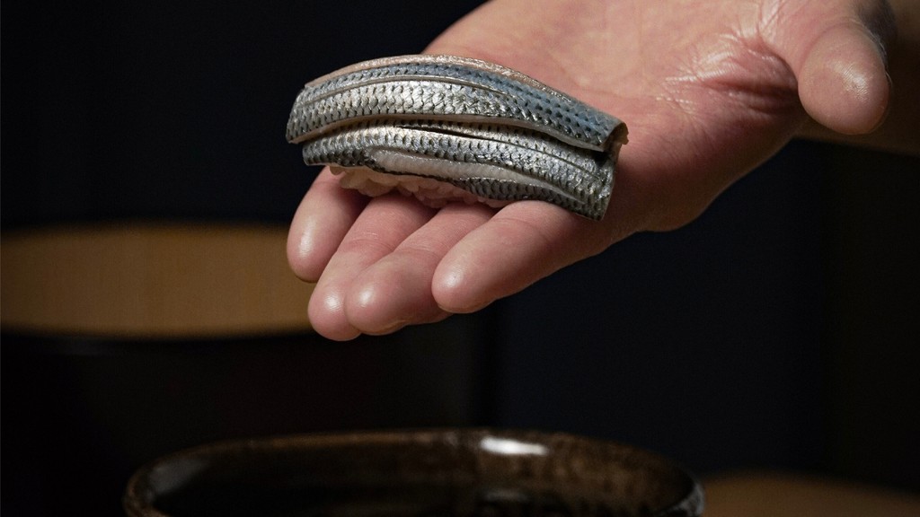 printmag's tweet image. Chef Nikki Zheng is Shaping the Future of #Omakase 🍣

As one of the few #femalechefs helming a high-end sushi counter, #Chef Nikki moves with the #confidence of someone who has fought for her place in a male-dominated field.

Read the full story on PRINT: l8r.it/oqK5