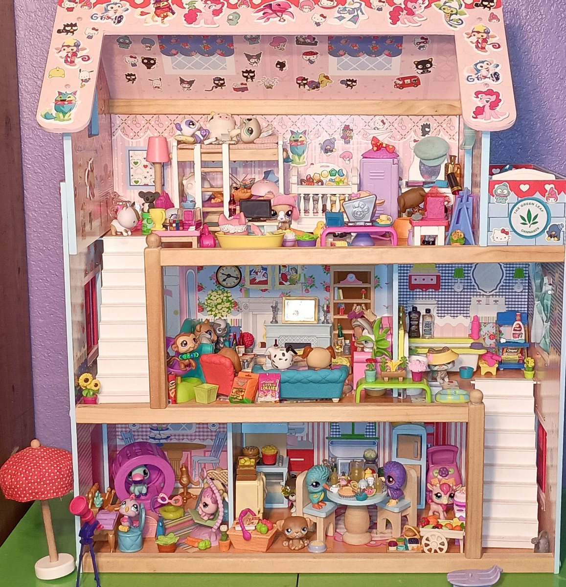 superwolfjammer's tweet image. everyone's home 🌸💜
- zooming in recommended ✨
more views/angles in replies 🧵🍀