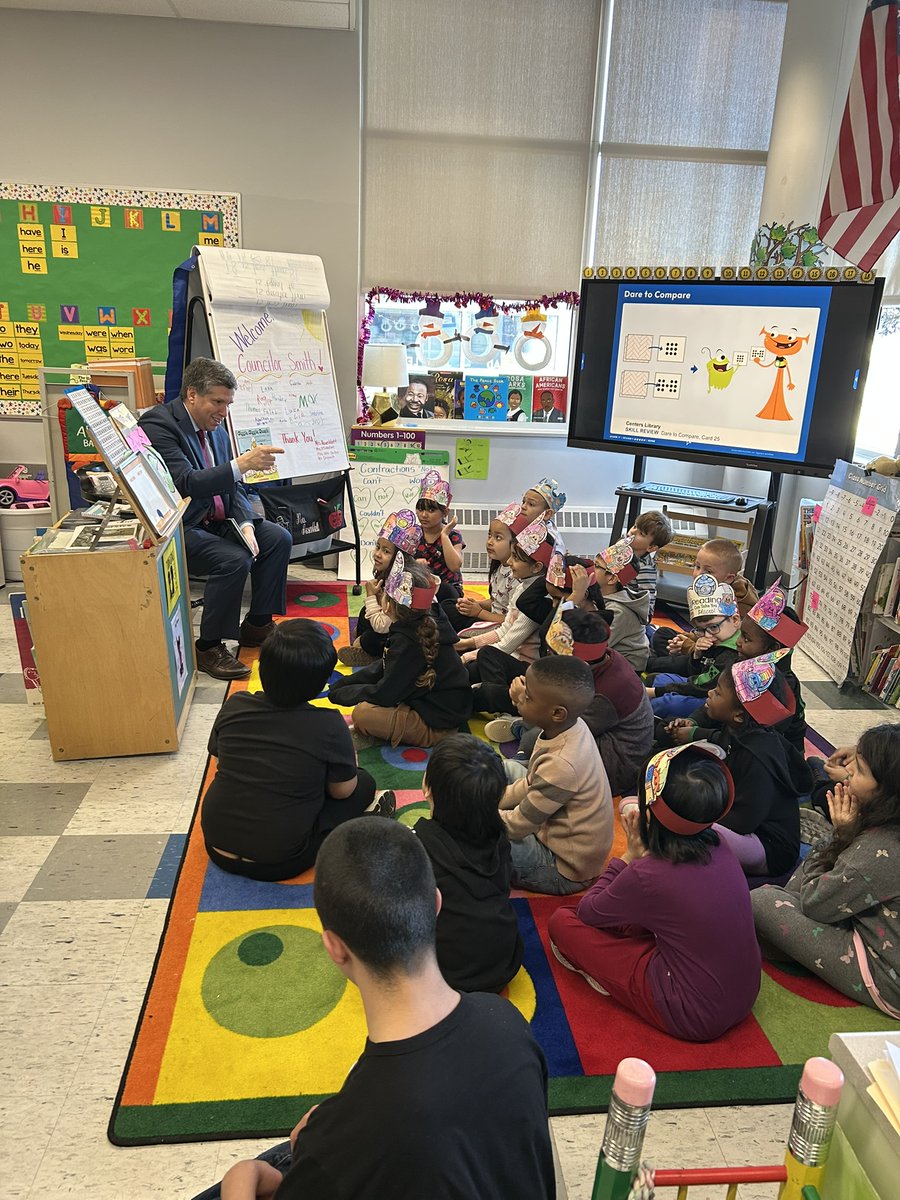 SalDiDomenico's tweet image. One of my favorite times of the year is #readacrossamericaweek and I had a great time reading Hop on Pop to a great group of 1st graders at the Lafayette School in Everett.