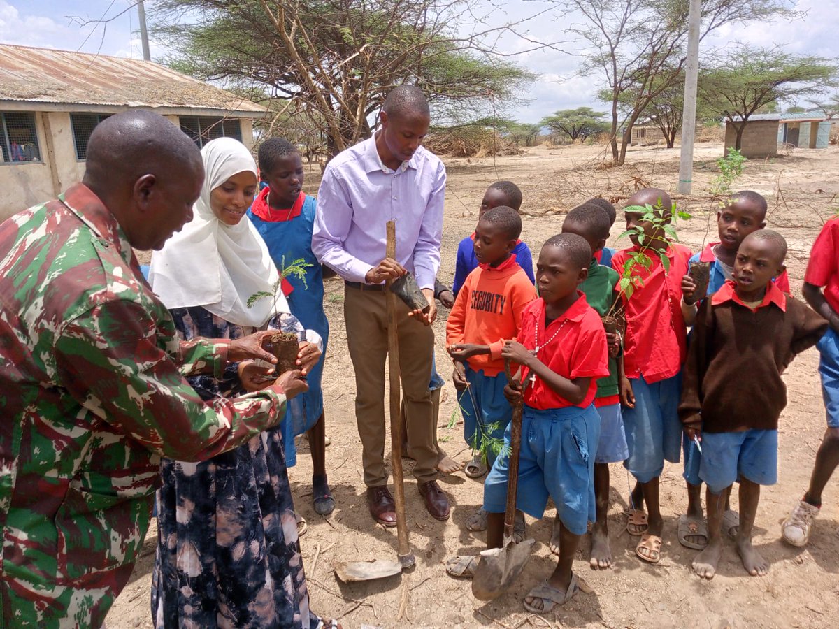 _Ewafula's tweet photo. @globalaction36  in collaboration with Roots of Hope marked International Forest Day at Ngare Mara,Isiolo county by planting trees
In attendance was the area chief
Forests play a key role in agriculture by acting in  soil enrichment,climate regulation &amp; biodiversity conservation https://t.co/KB8XomSxaG