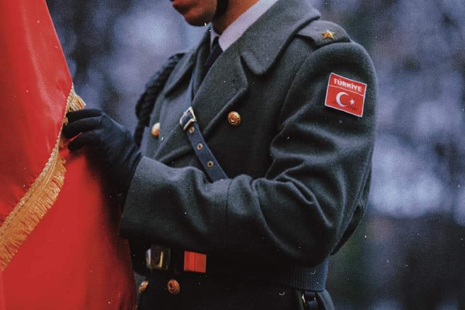 ilbilgemedya's tweet photo. Biz Türk milleti temiz bir milletiz. Biat nedir asla bilmeyiz. Bundan dolayı Tanrı bizi aziz kılmıştır! https://t.co/FMbJsfnWy9