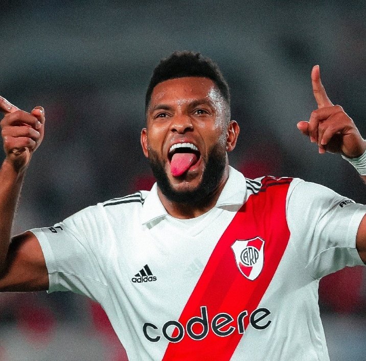 Ojalá se filtre alguna foto de Borja desnudo, osea no por mi, si no para ver, osea pero no en mal sentido si no por curiosidad, pero no esa curiosidad si no una simple duda que he tenido de ver como la tiene Borja