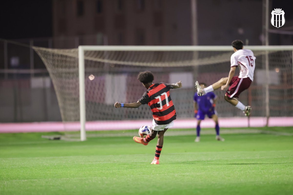 📄 "رياض 17" يتأهل إلى دور الأربعة من بطولة أندية المملكة تحت 17👏🏻❤️

#الرياض
