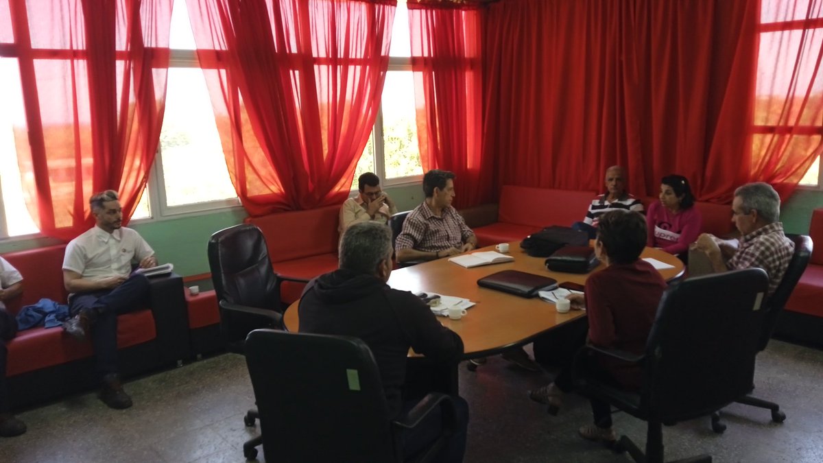 Rafael Torres, Funcionario de Órganos Locales del Consejo de Ministros, junto a principales autoridades de #Minas realizaron visita gubernamental a la Empresa Geominera, se comprobó el cumplimiento del Programa de Gobierno para corregir distorsiones y reimpulsar la economía.🇨🇺