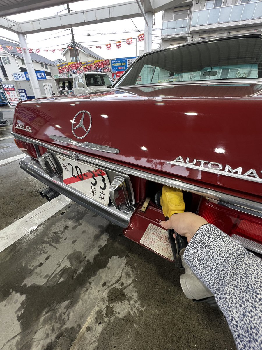 UCCI549's tweet photo. 前々から探していた
メルセデスベンツ
250CE 72年(W114前期)
業販購入!
磨き屋としてヴィンテージ(クラシック)カーの領域へ
コンディション良いため、横浜〜熊本まで自走😅 仮ナンバーも渋いね(笑)
#愛車磨き専門店
#愛車売買専門店
#ブルMレーシング
#磨き屋UCCI
#1972年式
#W114
#250CE https://t.co/DAkMBsKfAC