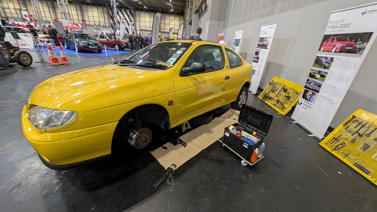 MarkOnMotoring's tweet photo. Having a great time at the Practical Classics Classic Car and Restoration Show with my 1997 Mégane Coupe on the ROC stand with a MK1 R5 Alpine Turbo and Vel.Satis.
There is still time to come and see us in hall 5 stand 050. https://t.co/OSMarL80py