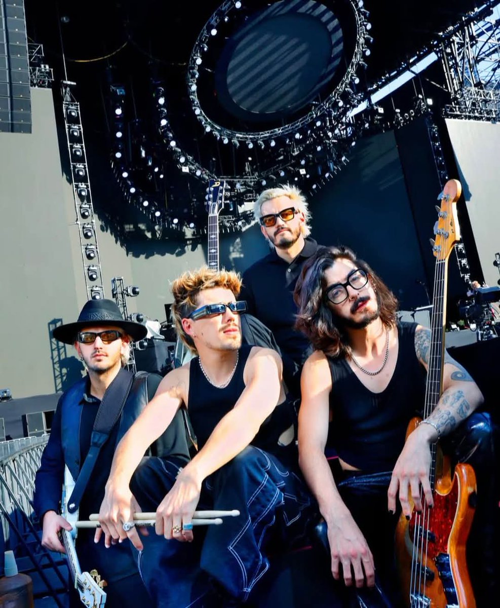 GwenIza_'s tweet image. ESTA FOTO DIOS