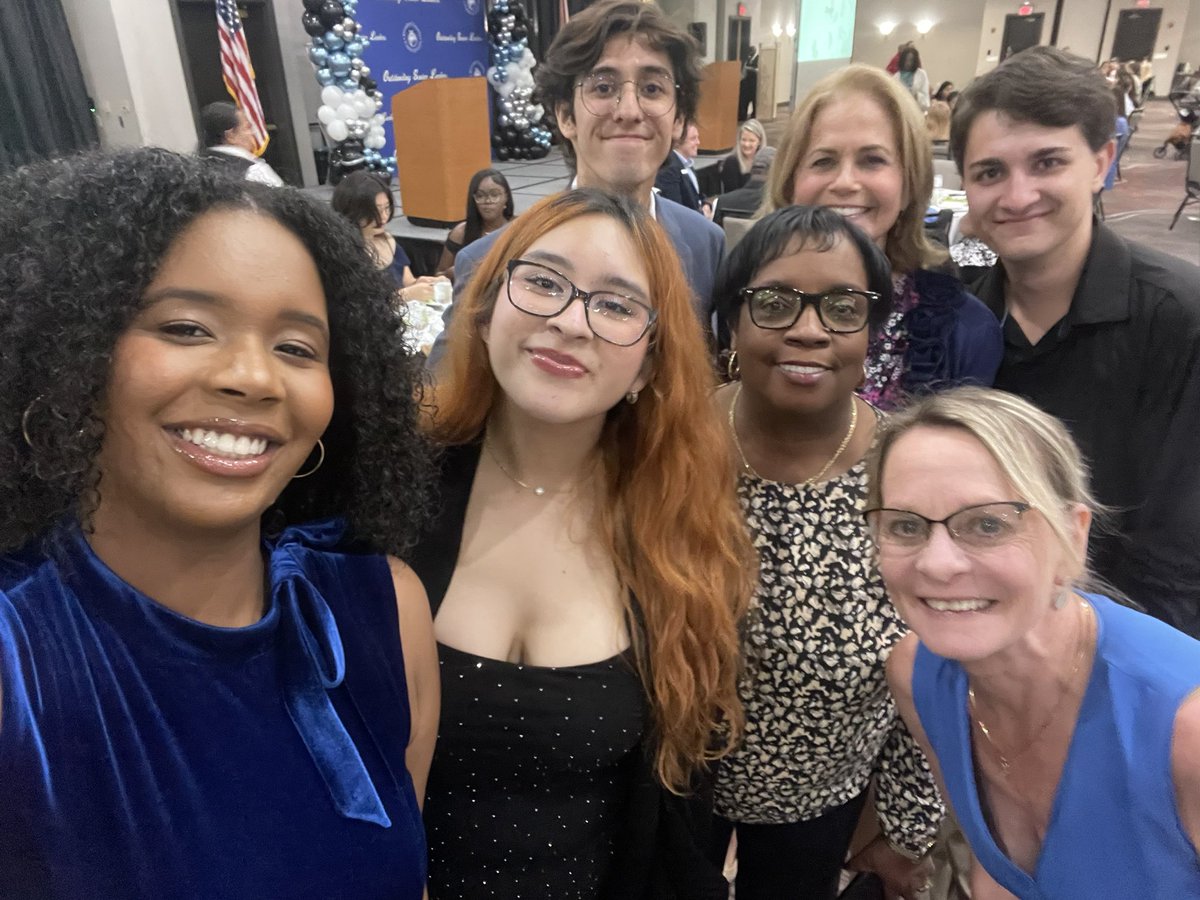 4 Bengals Scholars were recognized at the Broward Schools Outstanding Senior Leaders banquet. Congrats 🎉🎊🥳 Javier, Louisena, Marley, and Melanie. BIG S/O to Marley (Ms. B!) who won a scholarship. Perfect examples of #RISE
