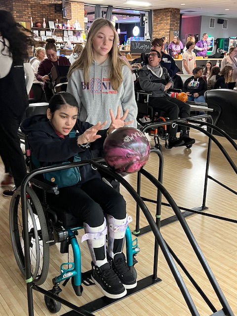 Collaborative PE classes from OHS were able to take a field trip to PINZ in Yorkville. Collaborative PE students were able to work on lifelong leisure skills, social skills, and have FUN!