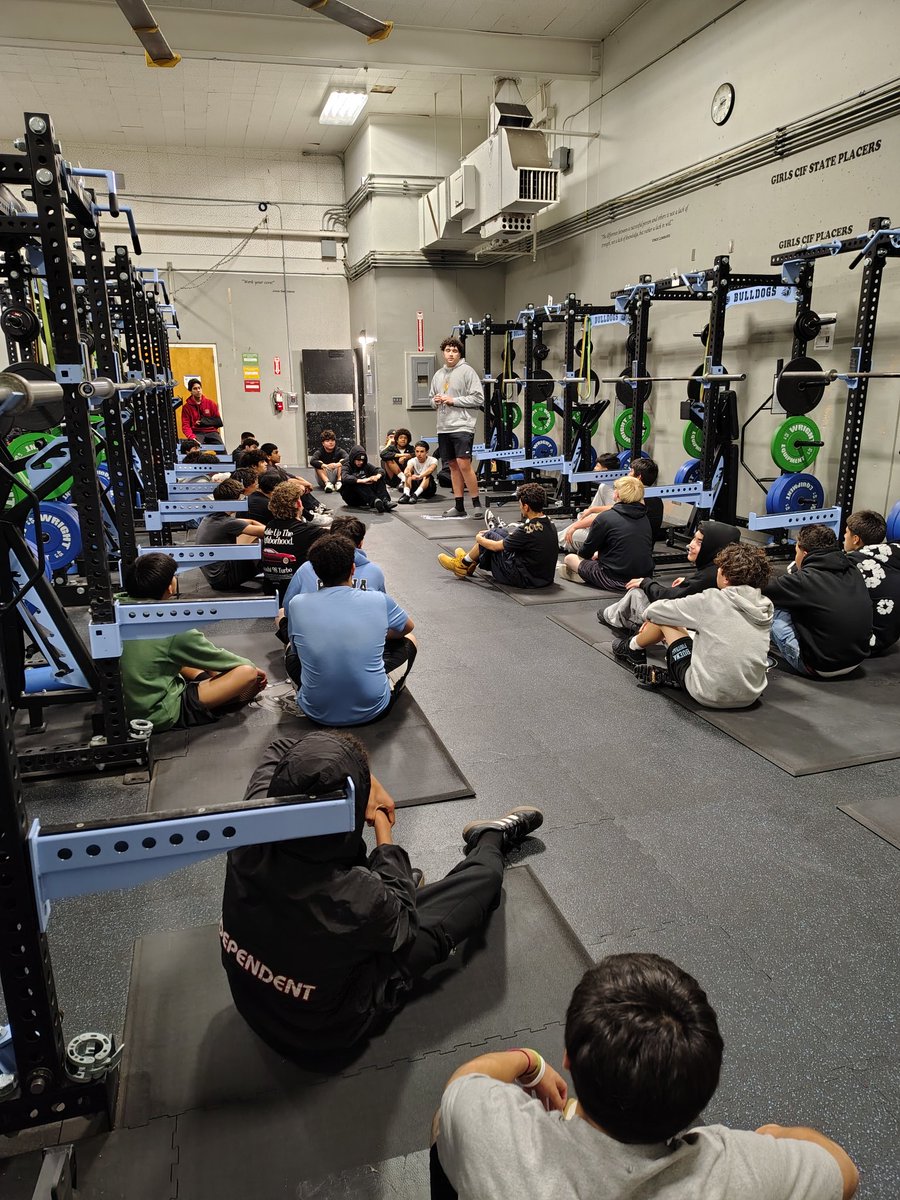 Buena HS Football (@buenafootball) on Twitter photo Thank you current <a href="/calpolyfootball/">Cal Poly Football</a> OL & <a href="/BuenaFootball/">Buena HS Football</a> c/o 23 <a href="/MilesMedina64/">Miles Medina</a> for coming to speak to our athletes about the importance of nutrition, developing leadership, teamwork, and competing this off-season!
#RowTheBoat
#RideHigh Thank you current <a href="/calpolyfootball/">Cal Poly Football</a> OL & <a href="/BuenaFootball/">Buena HS Football</a> c/o 23 <a href="/MilesMedina64/">Miles Medina</a> for coming to speak to our athletes about the importance of nutrition, developing leadership, teamwork, and competing this off-season!
#RowTheBoat
#RideHigh