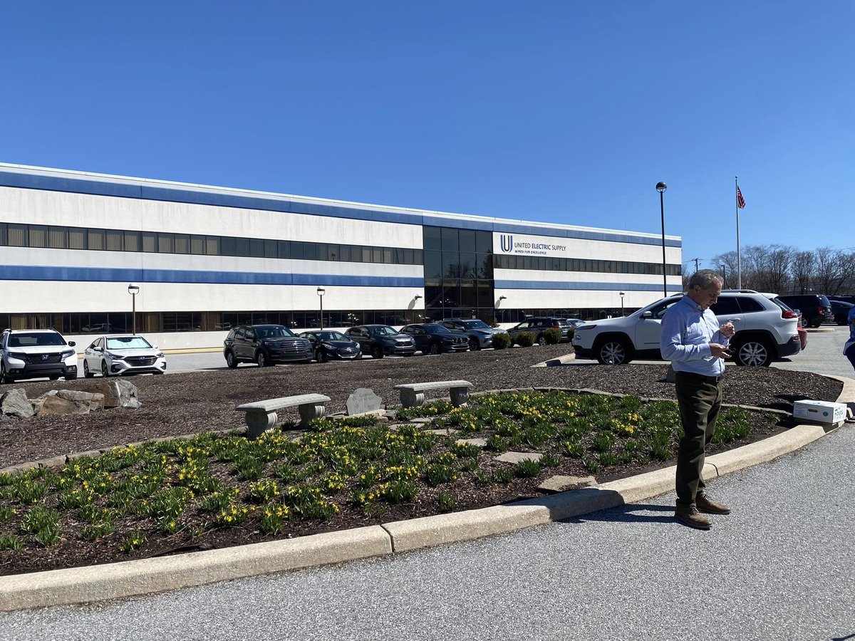 UnitedElectricS's tweet image. This week we held our annual Garden of Hope ceremony in support of the @AmericanCancer. 
Please consider donating or joining our team:bit.ly/4kHGMNj
#wiredforexcellence #unitedforexcellence #attackingcancer #unitedelectriclivewires #RelayForLife #RelayForLife2025