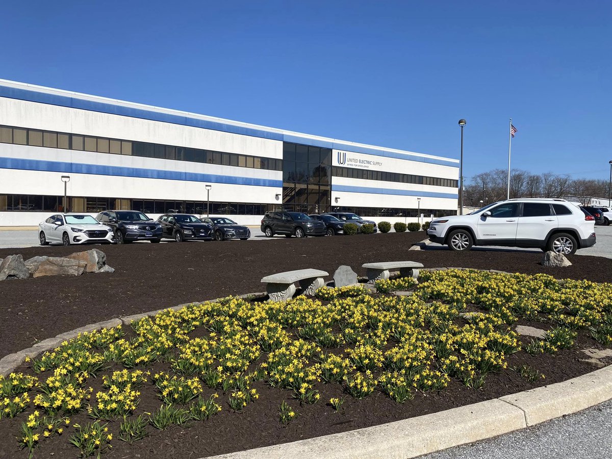 UnitedElectricS's tweet image. This week we held our annual Garden of Hope ceremony in support of the @AmericanCancer. 
Please consider donating or joining our team:bit.ly/4kHGMNj
#wiredforexcellence #unitedforexcellence #attackingcancer #unitedelectriclivewires #RelayForLife #RelayForLife2025