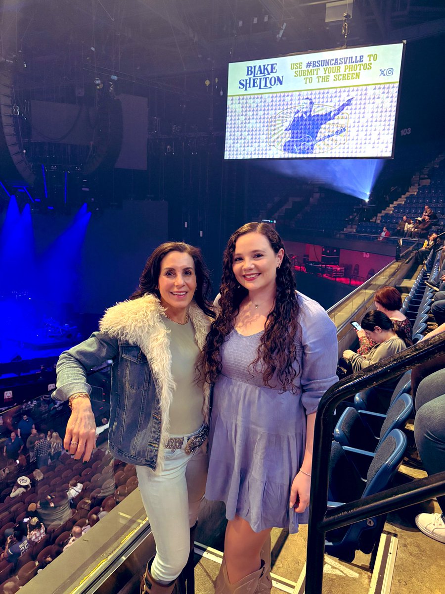 briebrie77's tweet photo. Our ex's may be in Texas but we're at Mohegan! #BSUNCASVILLE https://t.co/aKHTgz5oM4