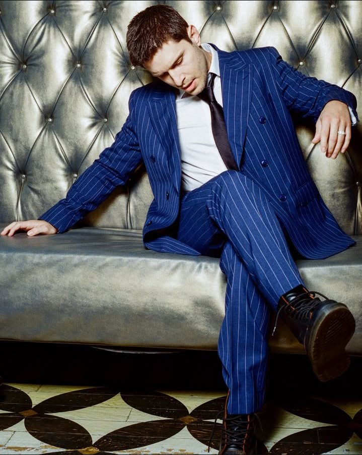 Lyia23's tweet image. Ronen looks so good in this blue suit! 😍👌🏻 His feature on @tmrw mag is officially out! 
#911LoneStar #Tarlos