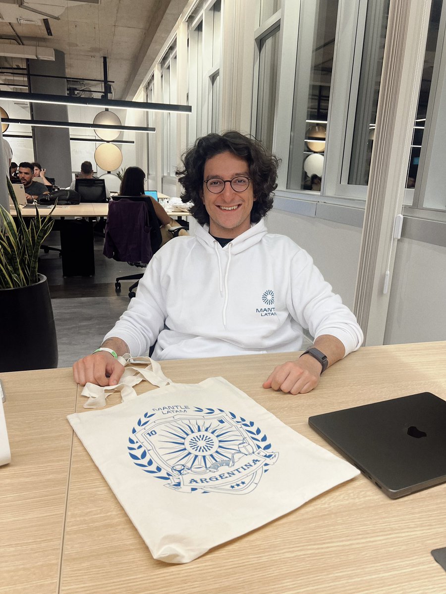 kellykim_xyz's tweet image. che, @0xMantleLatAm @Mantle_Official looking re bueno here 😏 

mantle models repping @crecimientoar @alephhackathon:

@ctg_onchain @Cbiux_04 @JJS_Web3 @kadiogluakin