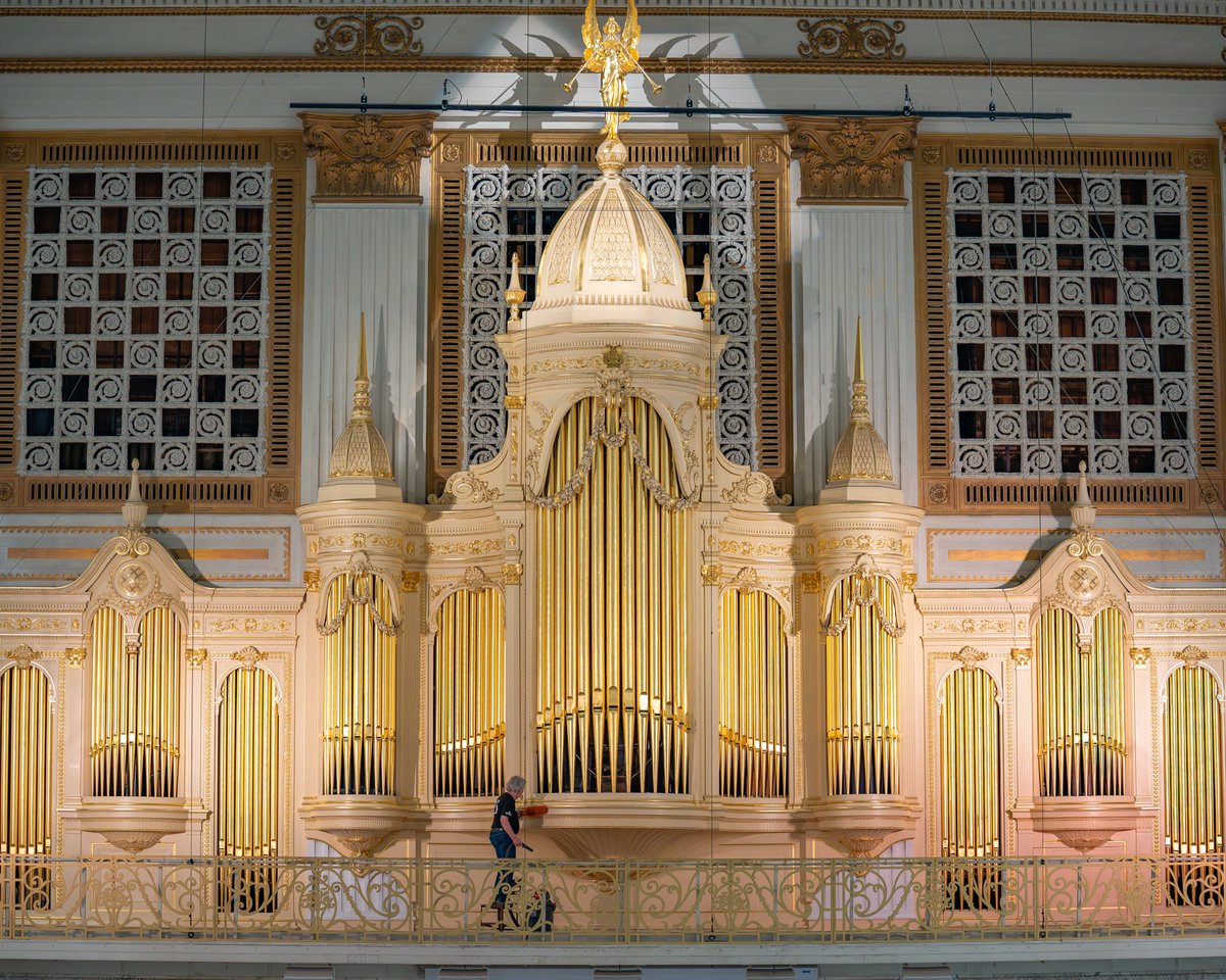 Prepping the Wanamaker organ for its all-day concert at Macy’s Center City tomorrow. Happy spring weekend, Philly!